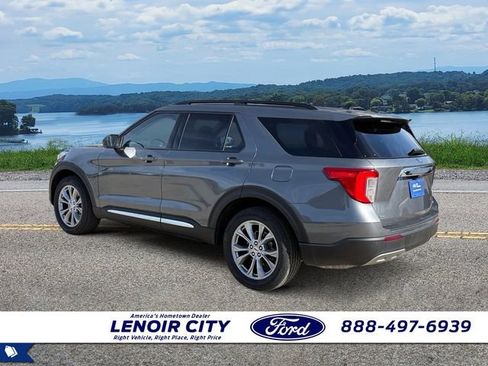Certified 2022 Ford Explorer XLT w/ Equipment Group 202A image 5
