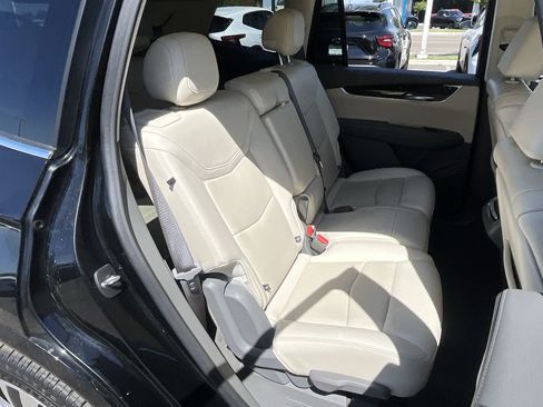 Used 2021 Cadillac XT6 Premium Luxury AWD/4WD image 26