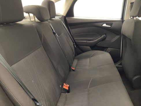 Used 2018 Ford Focus SE FWD image 19