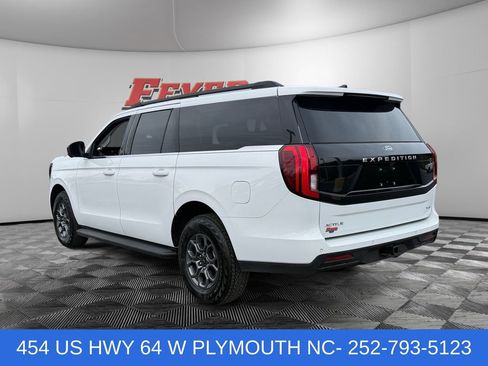 Used 2025 Ford Expedition Max Active AWD/4WD image 3