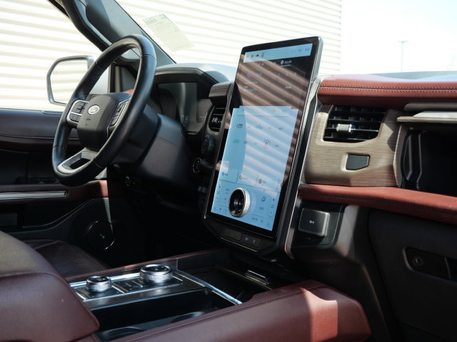 Used 2023 Ford Expedition Limited AWD/4WD image 20