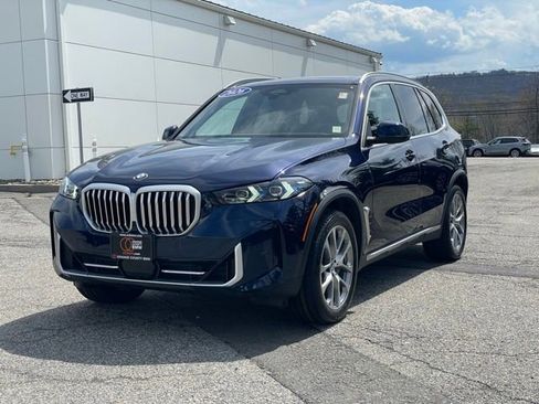 Used 2026 BMW X5 xDrive40i w/ Climate Comfort Package image 2