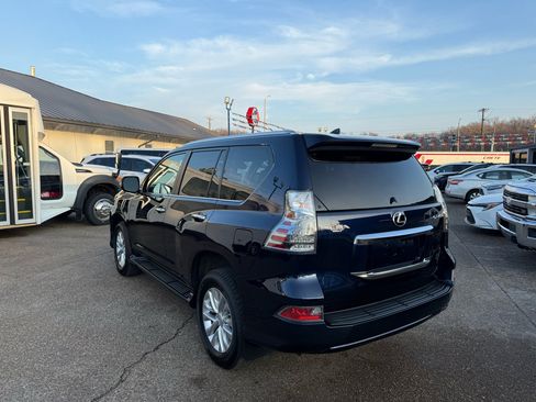 Used 2023 Lexus GX 460 Premium image 3