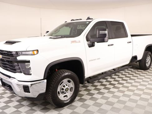 Used 2024 Chevrolet Silverado 2500 W/T w/ WT Convenience Package image 9
