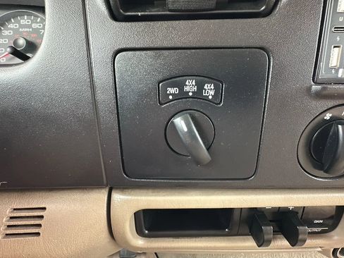 Used 2005 Ford F350 XL image 14