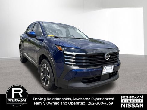 Certified 2025 Nissan Kicks SV AWD/4WD image 2