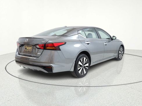 Used 2022 Nissan Altima 2.5 SV AWD/4WD image 8
