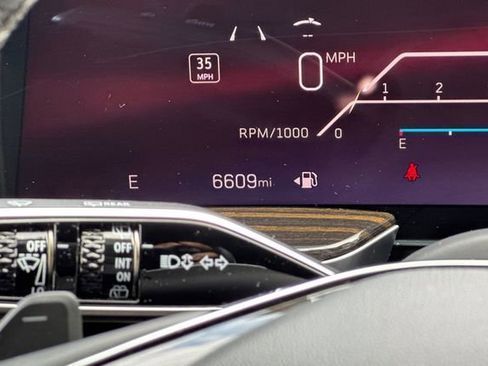 Certified 2025 Cadillac Escalade Premium Luxury image 29