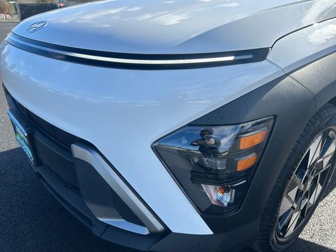 Used 2025 Hyundai Kona SEL image 36
