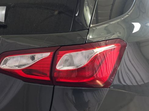 Used 2020 Chevrolet Equinox LS w/ LS Convenience Package FWD image 13