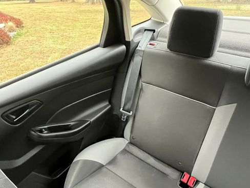 Used 2012 Ford Focus SE image 17