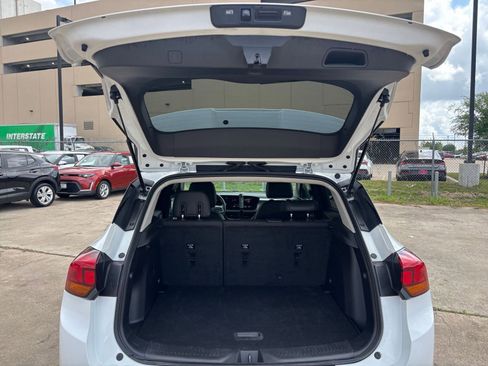 Used 2025 Buick Encore GX Preferred FWD image 30