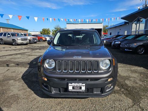 Used 2016 Jeep Renegade Latitude w/ Cold Weather Group image 2