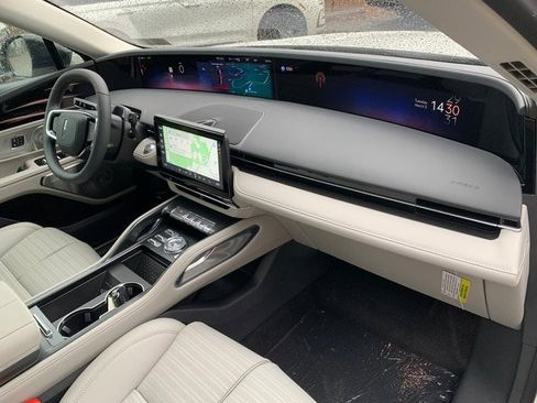 New 2026 Lincoln Nautilus Reserve AWD/4WD image 19