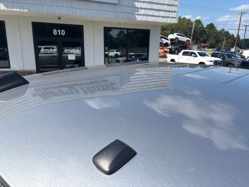 Used 2020 RAM 2500 Tradesman w/ Chrome Appearance Group AWD/4WD image 11