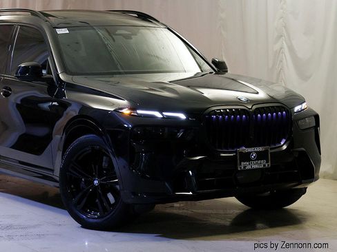 Certified 2025 BMW X7 xDrive40i w/ M Sport Package AWD/4WD image 2