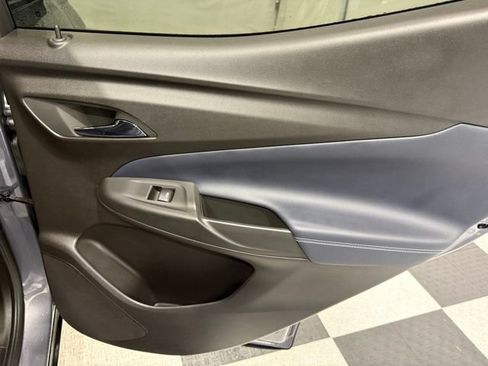 Used 2023 Chevrolet Bolt EUV LT w/ Convenience Package FWD image 24