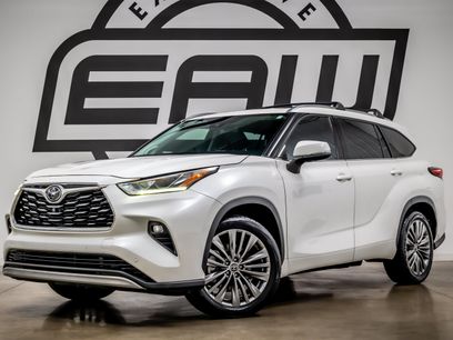 Used 2021 Toyota Highlander Platinum