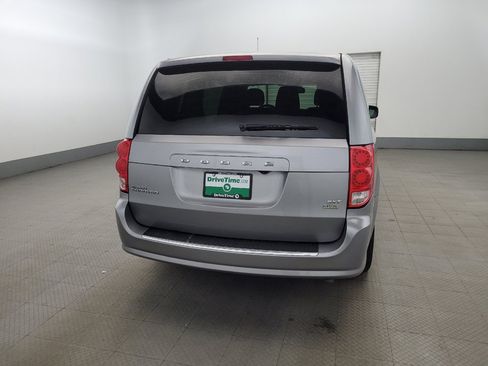 Used 2019 Dodge Grand Caravan SE FWD image 7
