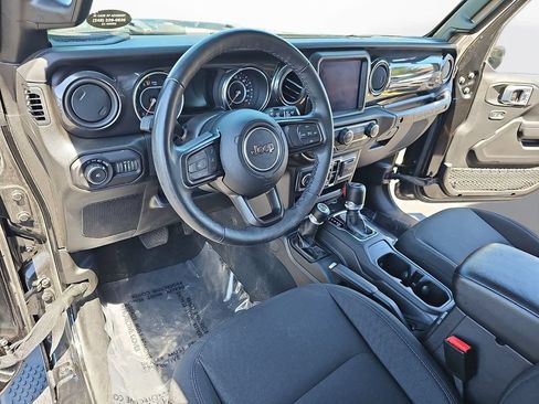Used 2022 Jeep Wrangler Unlimited Sport AWD/4WD image 15