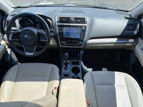 Used 2018 Subaru Outback 2.5i Limited AWD/4WD image 18