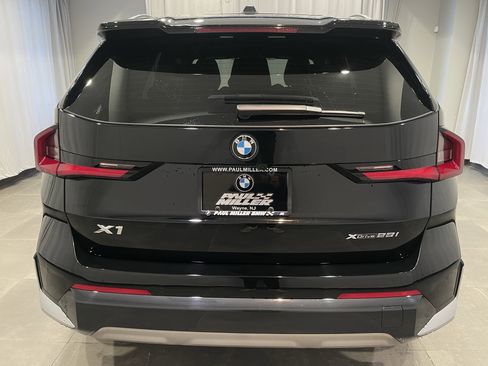 Used 2025 BMW X1 xDrive28i w/ Convenience Package image 5