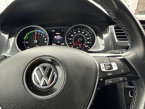 Used 2019 Volkswagen e-Golf SE w/ Driver Assistance Package image 23