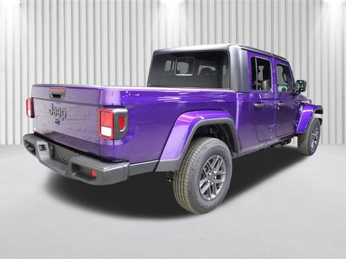 New 2026 Jeep Gladiator Sport image 3