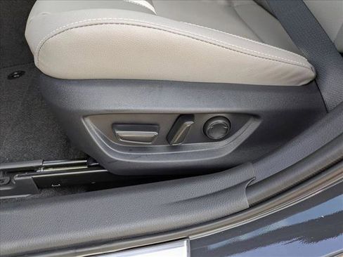 Used 2026 Toyota Camry SE w/ Convenience Package FWD image 4