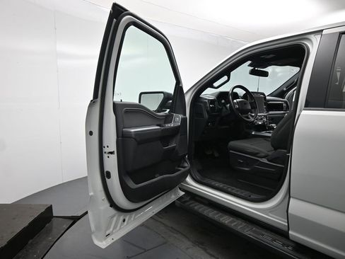 Certified 2024 Ford F150 XLT w/ XLT Black Appearance Package image 9