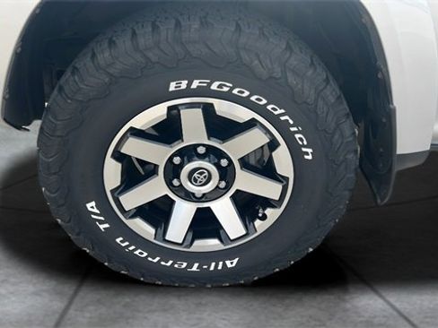 Used 2019 Toyota 4Runner TRD Off-Road image 9