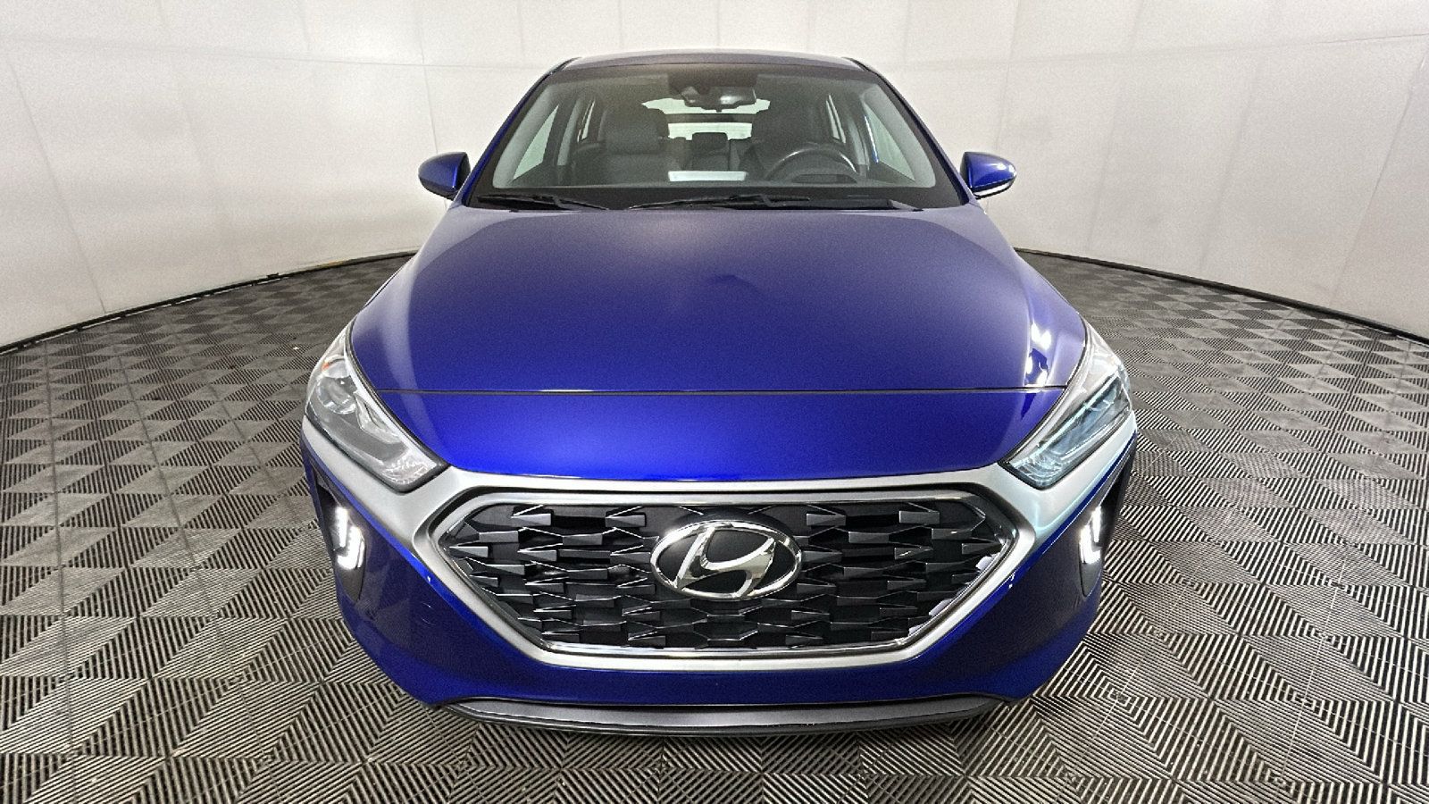 Used 2020 Hyundai Ioniq SE FWD image 8