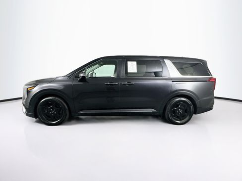 Used 2025 Kia Carnival FWD image 4