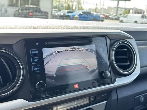 Used 2019 Toyota Tacoma Limited image 19