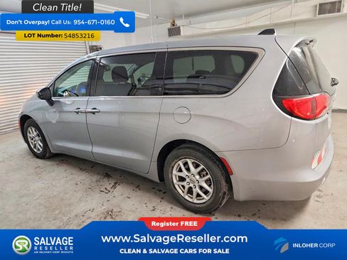 Used 2021 Chrysler Voyager LX FWD image 3