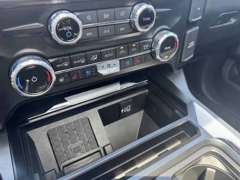 Used 2023 Ford F250 Lariat w/ Sport Appearance Package AWD/4WD image 15