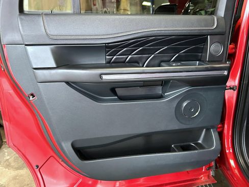 Used 2018 Ford Expedition Max Platinum AWD/4WD image 21