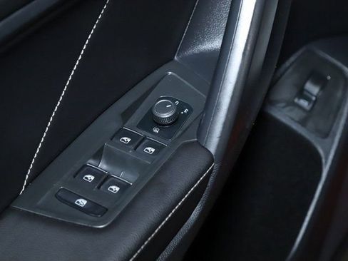 Used 2024 Volkswagen Tiguan SE R-Line image 17