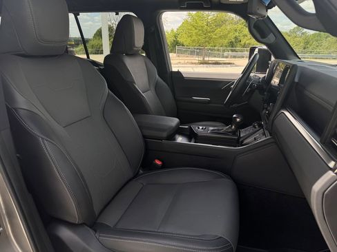 Used 2024 Lexus GX 550 w/ Accessory Package (2T) image 28