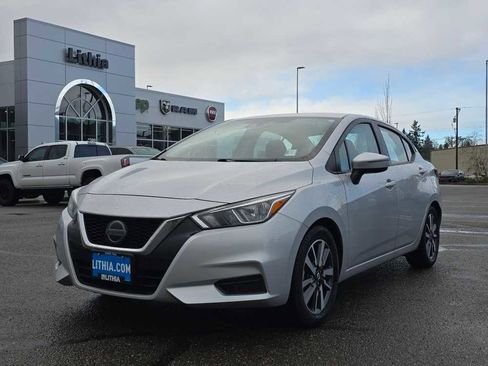 Used 2021 Nissan Versa SV image 1