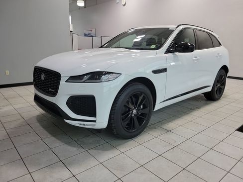 Used 2025 Jaguar F-PACE R-Dynamic S image 2