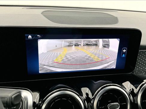 Used 2026 Mercedes-Benz GLB 250 image 28