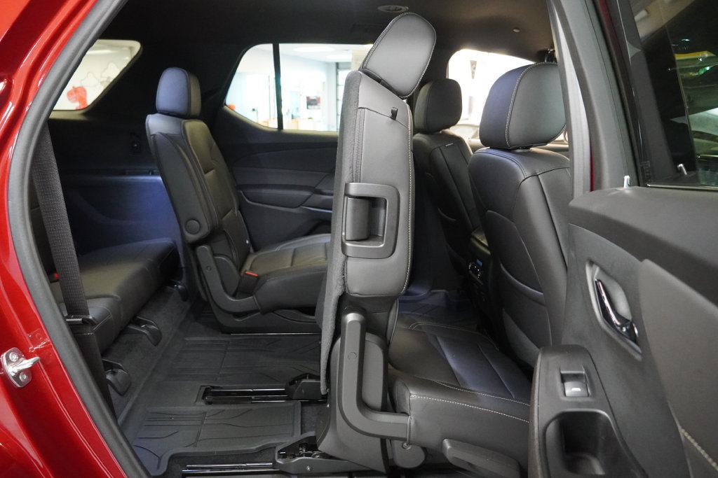Used 2023 Chevrolet Traverse LT w/ LT Premium Package AWD/4WD image 41
