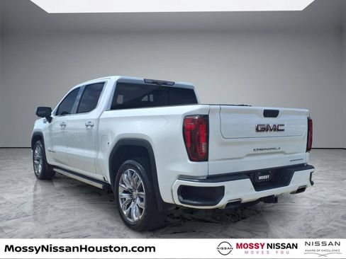 Used 2022 GMC Sierra 1500 Denali w/ Denali Reserve Package AWD/4WD image 2