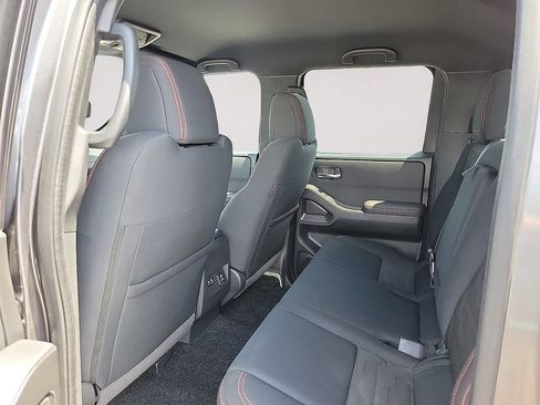 Used 2022 Nissan Frontier Pro-X RWD image 9