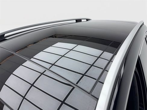 Used 2023 Mercedes-Benz EQB 250+ image 14