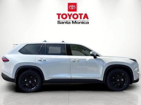 New 2026 Toyota Grand Highlander AWD Hybrid image 2