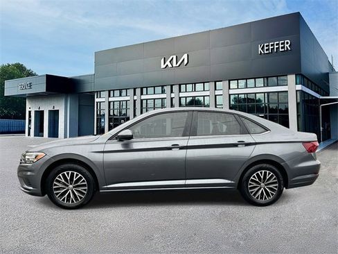 Used 2021 Volkswagen Jetta R-Line image 5