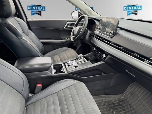 Used 2024 Mitsubishi Outlander SE Black Edition image 15