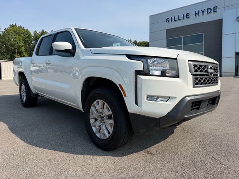 Used 2024 Nissan Frontier SV w/ SV Convenience Package AWD/4WD image 3